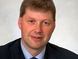 Kim Jensen übernimmt zum 1. April 2013 die Position als Vorsitzender der Geschäftsführung bei der Grundfos GmbH. Er löst in dieser Funktion Hermann W. ... - Portrait_Kim_Jensen_Grundfos