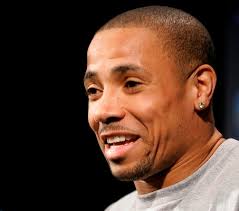 Former Patriot-turned-NBC analyst Rodney Harrison tossed a few more logs onto the fire of Sunday&#39;s Jets-Patriots game at the Meadowlands. - large_large_ds18harrison