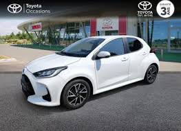 Toyota Yaris 70 VVT-i Design 5p MY22 occasion essence - Saint ...