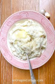 Garlic Sour Cream Mashed Potatoes Recipe - An Oregon Cottage