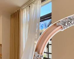  Wall mounted hospital curtain track