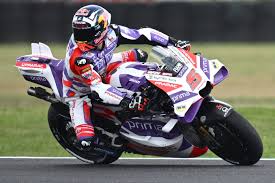 Le Français Johann Zarco embrasse enfin la victoire en MotoGP sur la piste du Grand Prix ...