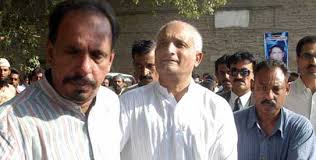 Abdul Munaf Kalia and Javaid Khanani were arrested by FIA in 2008 on the charges of money laundering and illegal transfer of money.—File photo - munaf-kalia-543