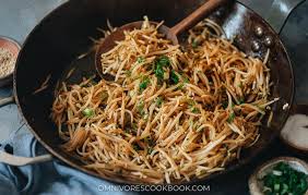 Bean Sprout Stir Fry - Omnivore's Cookbook