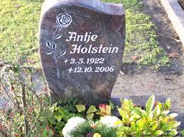 Grab von Antje Holstein (03.05.1922-12.10.2006), Friedhof Sandhorst - sa159
