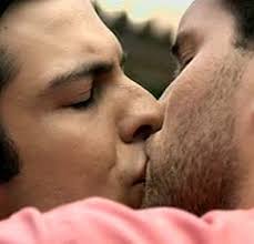 Cristina Padiglione. beijogay222. O primeiro beijo gay de novela das 9 na Globo foi uma conquista de longos anos, ... - beijogay2222