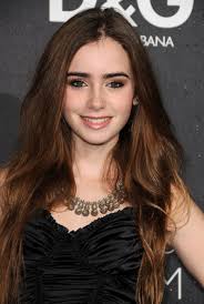 Datei:Lily-Collins-actress.jpg