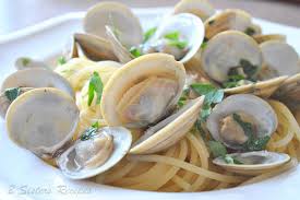 Little Neck Clams in Wine and Garlic Broth - 2 Sisters Recipes by ...