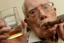 Prajurit TNI Dilarang Merokok di Aceh. the sun. Arthur, pria berusia 100 tahun sudah mengisap 292.000 rokok dan 900 botol selama 80 tahun. TRIBUNNEWS. - MEROKOK-RIBUAN-BATANG
