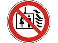 Aufzug im Brandfall nicht benutzen - Sicherheitszeichen