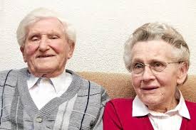 Theodor und Anna Maier haben 1949 geheiratet und feiern heute das Fest der <b>...</b> - media.media.d81a2a8f-ea10-441e-a486-42ac99464852.normalized