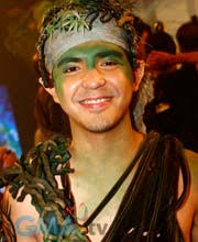 Sa press conference ng Luna Mystika last November 11, tinanong si Mark Herras about details of his role in the show. &quot;Ah, bad boy, duwende na cute,&quot; ... - mark_herras_insidepic08789asda1