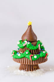 Peanut Butter Cup Christmas Trees - Life Currents