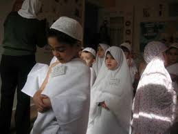 صور أطفال اسلامية Images?q=tbn:ANd9GcTuGm-S9-OscTCo-1JWlKRamelsnbmwo6psbV2CcsMOW1CdWFxGvw