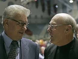 Chuck Daly (left) and fellow former Penn coach Bob Weinhauer at the Big 5&#39;s 50th anniversary gala in 2006. (Michael Perez/Staff file photo) - 050909daly400
