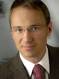 Juli 2010 die Nachfolge von Professor Dr. <b>Alexander Berghaus</b> an, <b>...</b> - plontke_hno