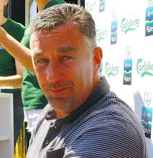 ... John Aldridge outside Bourkes Bar in Limerick, and while I could show you the one of us together, I would then have to dispatch my henchmen to kill you. - John-Aldridge_resize