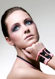 Aufreißer-Armband von Blue eyed girl (Foto Alex Böhle|digitoxic. Visagist Swetlana George. Model Melanie Kötter) - blue-eyed-girl-Aufrei%25C3%259Fer-Armband-